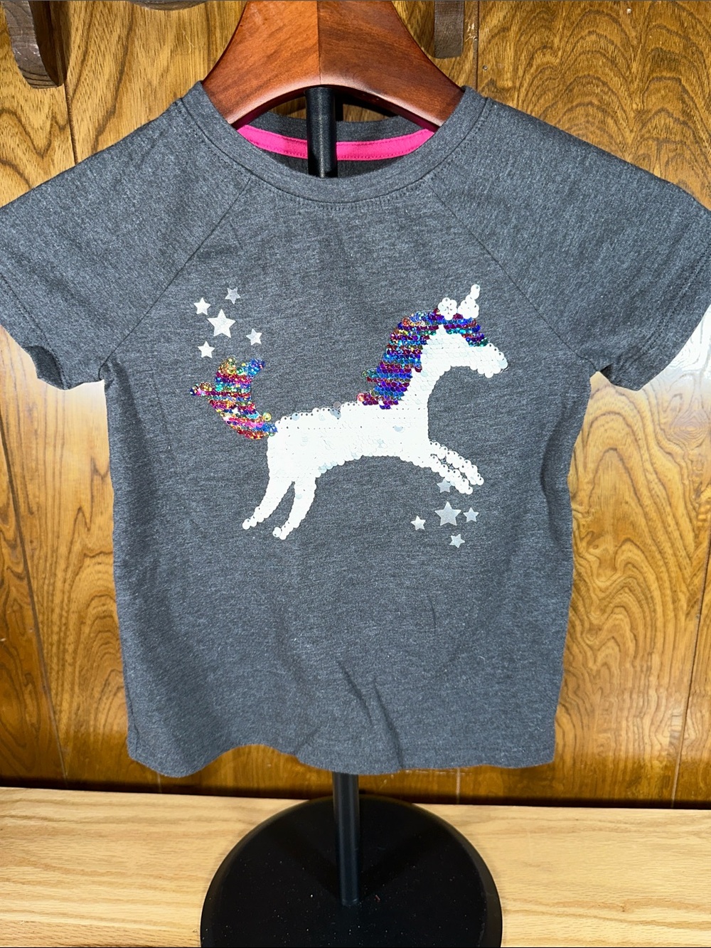 🎉Cat & Jack Gray Short Sleeve Tee with Sequin Unicorn. D323